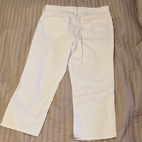 Old Navy Flirt Capris - Picture 3 of 5